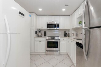 1965 S Ocean Dr, Unit MR in Hallandale Beach, FL - Building Photo - Building Photo