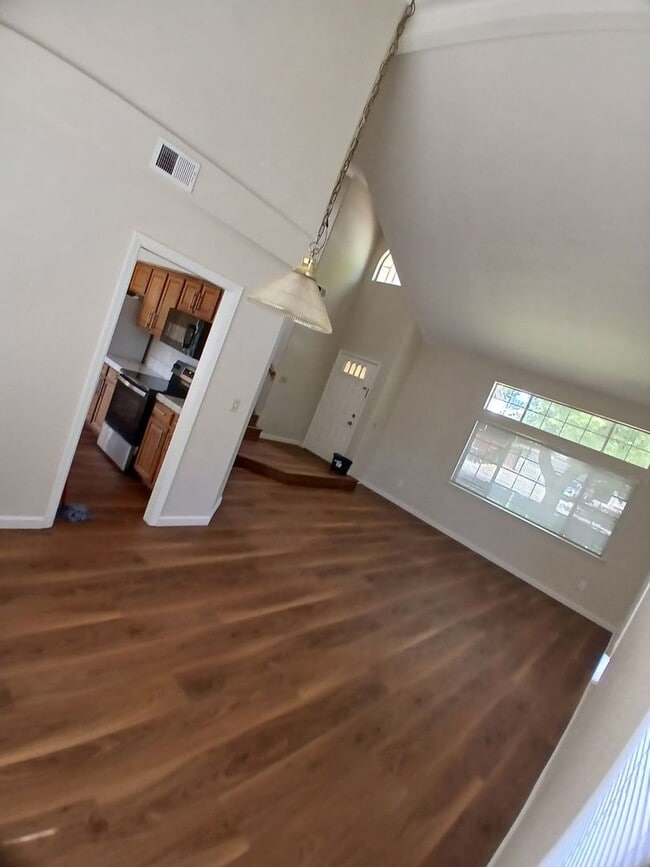 1870 Foxwood Dr in Tracy, CA - Building Photo - Building Photo