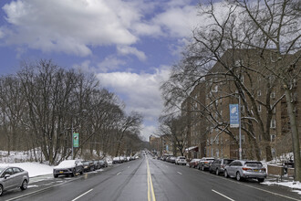 Park Lane in Bronx, NY - Foto de edificio - Building Photo