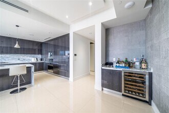 3300 NE 188th St, Unit 710 in Aventura, FL - Building Photo - Building Photo