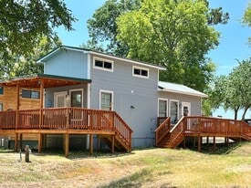 12922 Longstreet Rd in Willis, TX - Building Photo