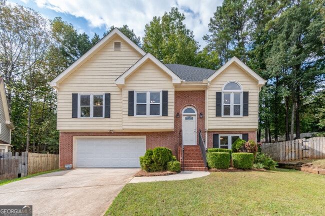 property at 705 Oxford Crest Ct NW