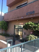 2796 Francis Ave, Unit 104 in Los Angeles, CA - Building Photo