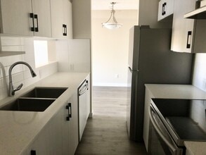 11511-11527 27 Ave NW in Edmonton, AB - Building Photo - Building Photo