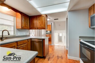 2903 Lantern Dr in South Daytona, FL - Building Photo - Building Photo