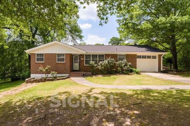 property at 1288 Hiawatha Dr NE
