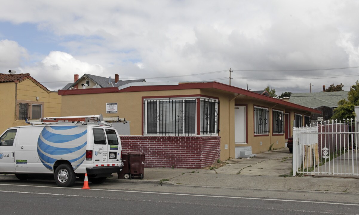 5116 Bancroft Ave in Oakland, CA - Foto de edificio