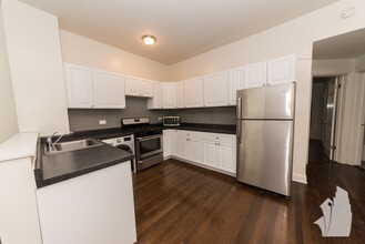 710 W Roscoe St, Unit 646.5-3N in Chicago, IL - Building Photo - Building Photo