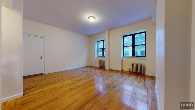 166 W 83rd St in Manhattan, NY - Building Photo