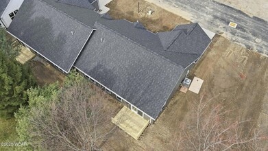 2882 Lake Cir Dr in Lima, OH - Building Photo - Building Photo