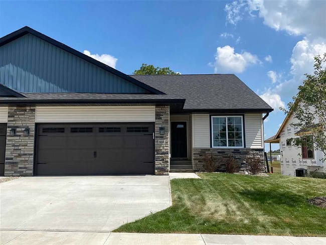 property at 908 Creekside Dr