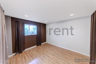 11622 Oxnard St in Los Angeles, CA - Building Photo - Building Photo