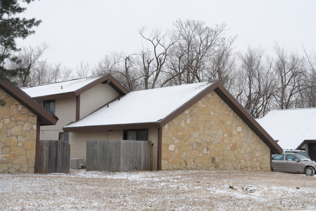 3041 N Jackson Ave in Wichita, KS - Foto de edificio - Building Photo