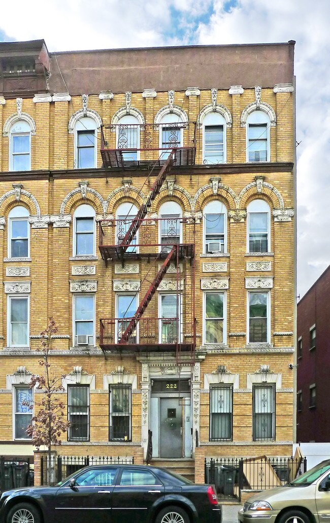 222 Pulaski St in Brooklyn, NY - Building Photo - Building Photo