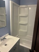 18243 Sloane Ave, Unit Apartment #1 Downstairs in Lakewood, OH - Building Photo - Building Photo