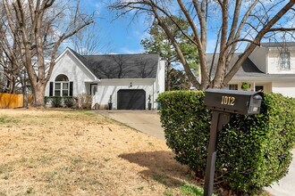 1012 Goldleaf Ct in Virginia Beach, VA - Building Photo - Building Photo