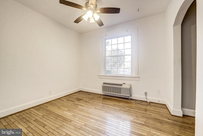 property at 3520 W Pl NW