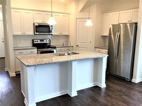 222 Dogwood Cir in Savannah, GA - Foto de edificio - Building Photo