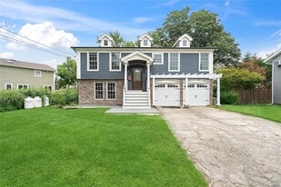 1731 Prime St in West Babylon, NY - Building Photo