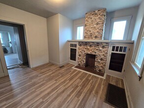 5725 Verona Rd in Verona, PA - Foto de edificio - Building Photo