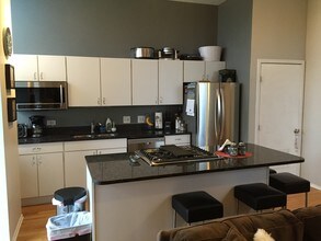 811 S Lytle St, Unit 618 in Chicago, IL - Building Photo - Building Photo