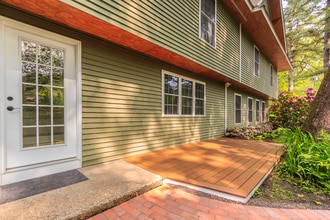 4 Jessica Ln in Hudson, NH - Foto de edificio - Building Photo