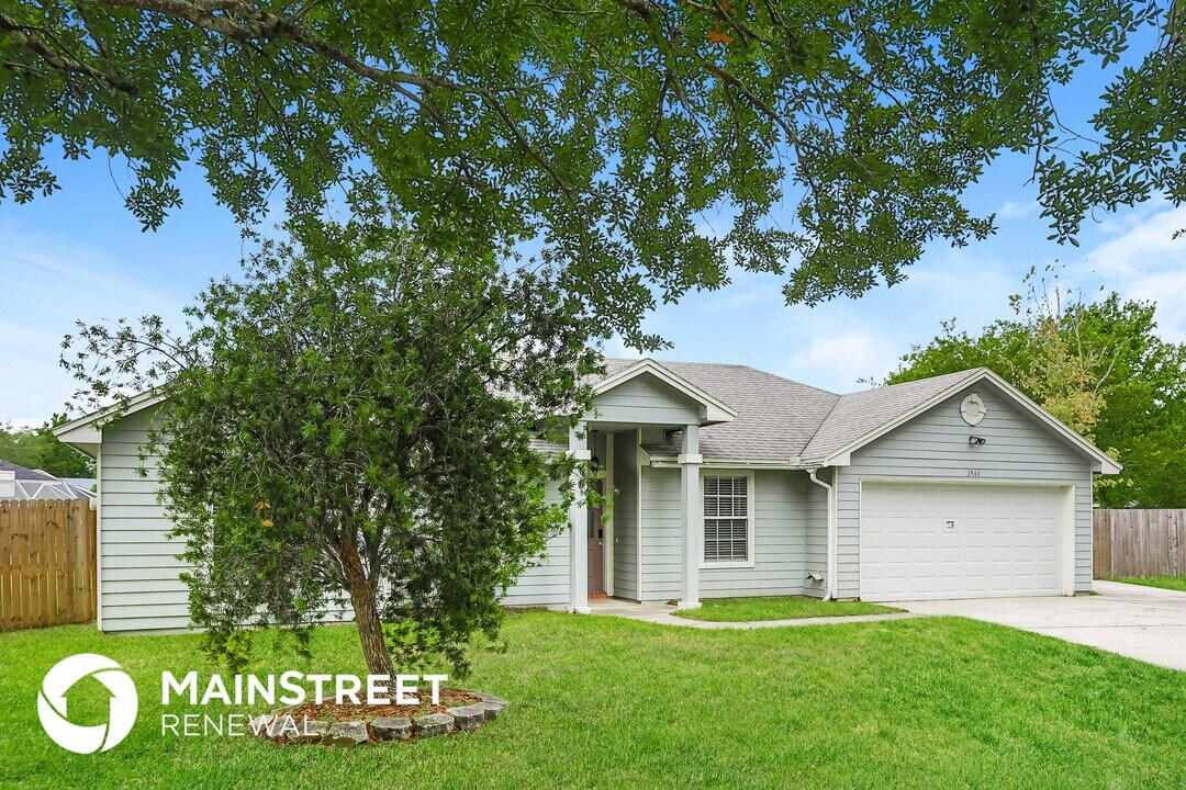 2944 Whirlaway Ct in Green Cove Springs, FL - Building Photo