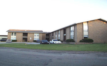 Plaza Apartments in Richland Hills, TX - Building Photo - Building Photo