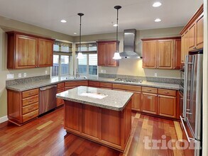 29261 SW Charlotte Ln in Wilsonville, OR - Building Photo - Building Photo