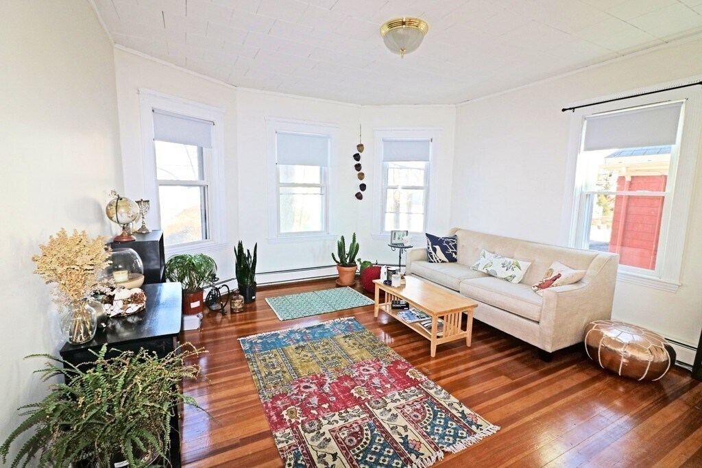 100 Quincy Ave in Winthrop, MA - Building Photo