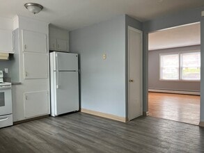 4 Saint Regis St in East Hartford, CT - Building Photo - Building Photo
