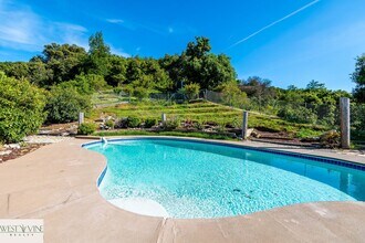 16870 Quarry Rd in Los Gatos, CA - Building Photo - Building Photo