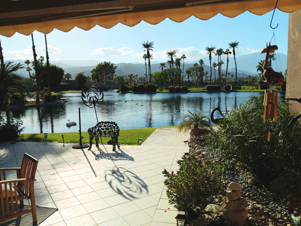 141 Lakeshore Dr in Rancho Mirage, CA - Building Photo