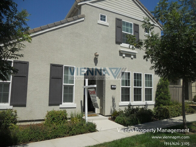 120 Talmont Cir in Roseville, CA - Building Photo - Building Photo