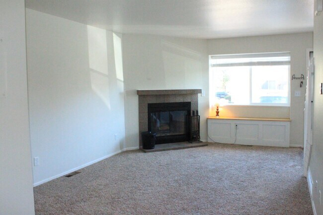 4759 Live Oak Dr in Colorado Springs, CO - Building Photo - Building Photo