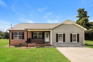 156 Cook Rd NW in Calhoun, GA - Building Photo