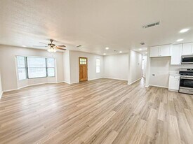 110 Marigold Dr in Garland, TX - Building Photo