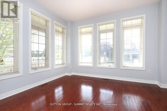 1087 Abbott St in Milton, ON - Building Photo - Building Photo