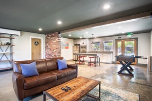 Crestview Terrace in Hayward, CA - Building Photo