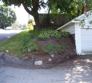 123 Bridge St in Groton, CT - Building Photo - Building Photo