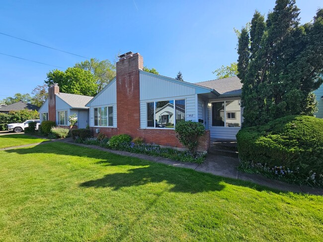 1412-1442-1442 Marion St NE