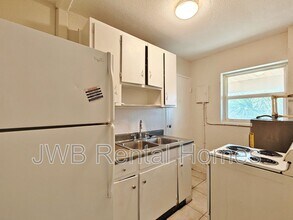 224 16th Ave N in Jacksonville Beach, FL - Building Photo - Building Photo
