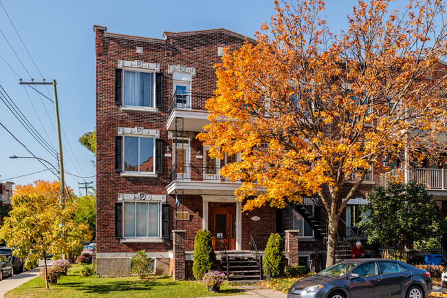 4281 Bannantyne Rue in Verdun, QC - Building Photo - Building Photo