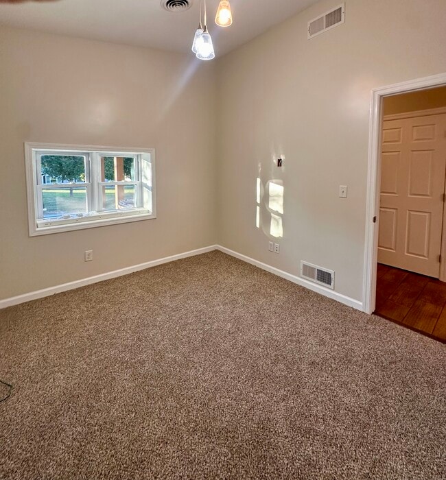 127a Schroyers Ln in Carmichaels, PA - Foto de edificio - Building Photo