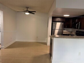 670 NW 85th Pl in Miami, FL - Building Photo - Building Photo