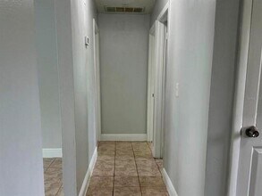 709 Bryon Ct in Lakeland, FL - Building Photo - Building Photo