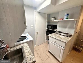 60 Q St NW in Washington, DC - Foto de edificio - Building Photo