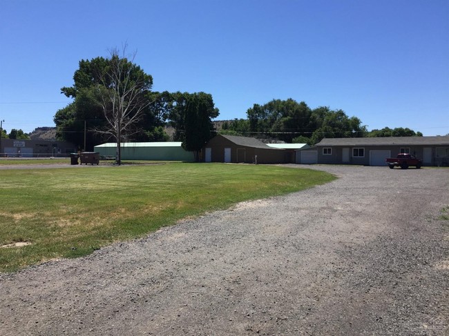 Hwy 26 / NE 3rd St. in Prineville, OR - Building Photo - Building Photo