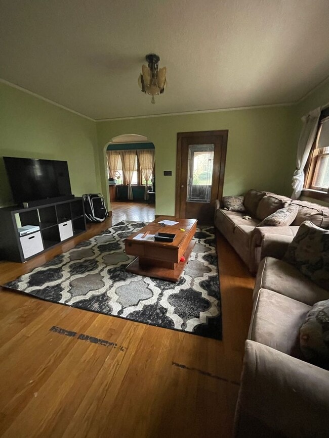 property at 417 West Ave