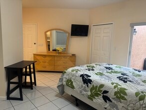 8235 Mulligan Cir in Port St. Lucie, FL - Building Photo - Building Photo